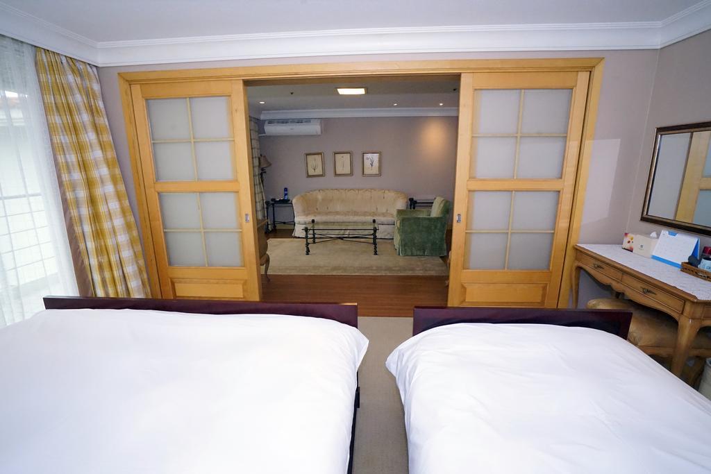 Lake Hills Jeju Resort Сеогвипо Екстериор снимка