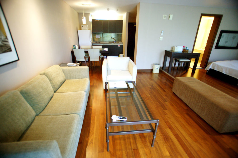 Lake Hills Jeju Resort Сеогвипо Екстериор снимка