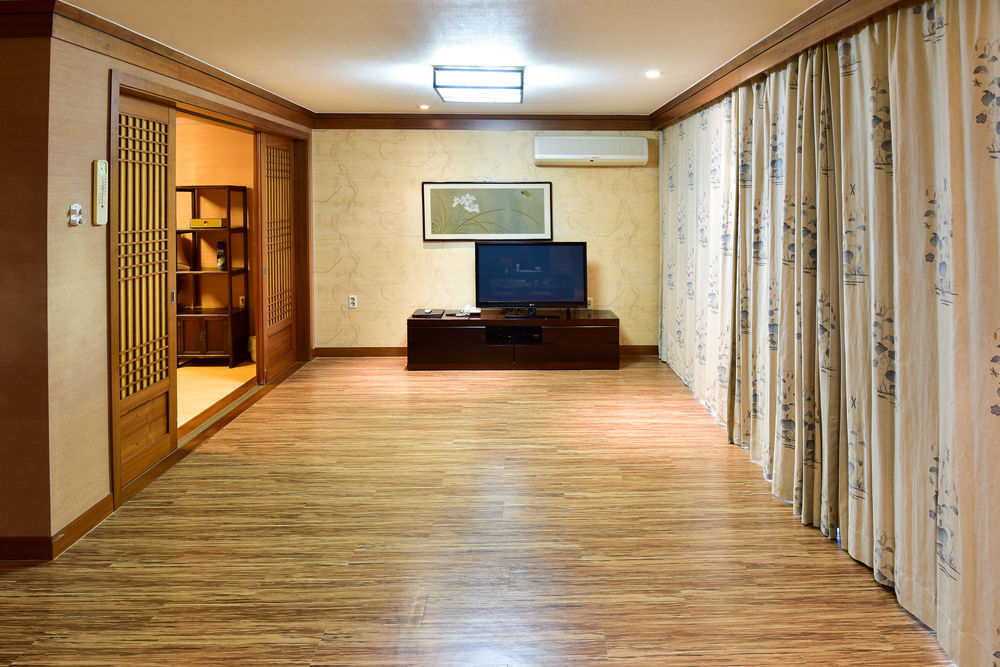 Lake Hills Jeju Resort Сеогвипо Екстериор снимка