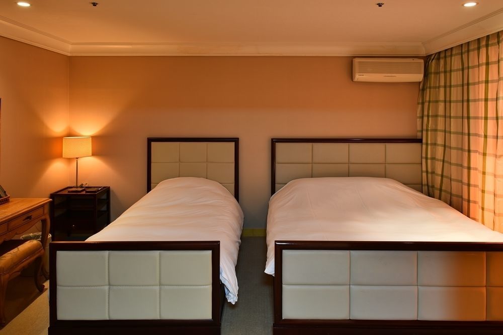 Lake Hills Jeju Resort Сеогвипо Екстериор снимка