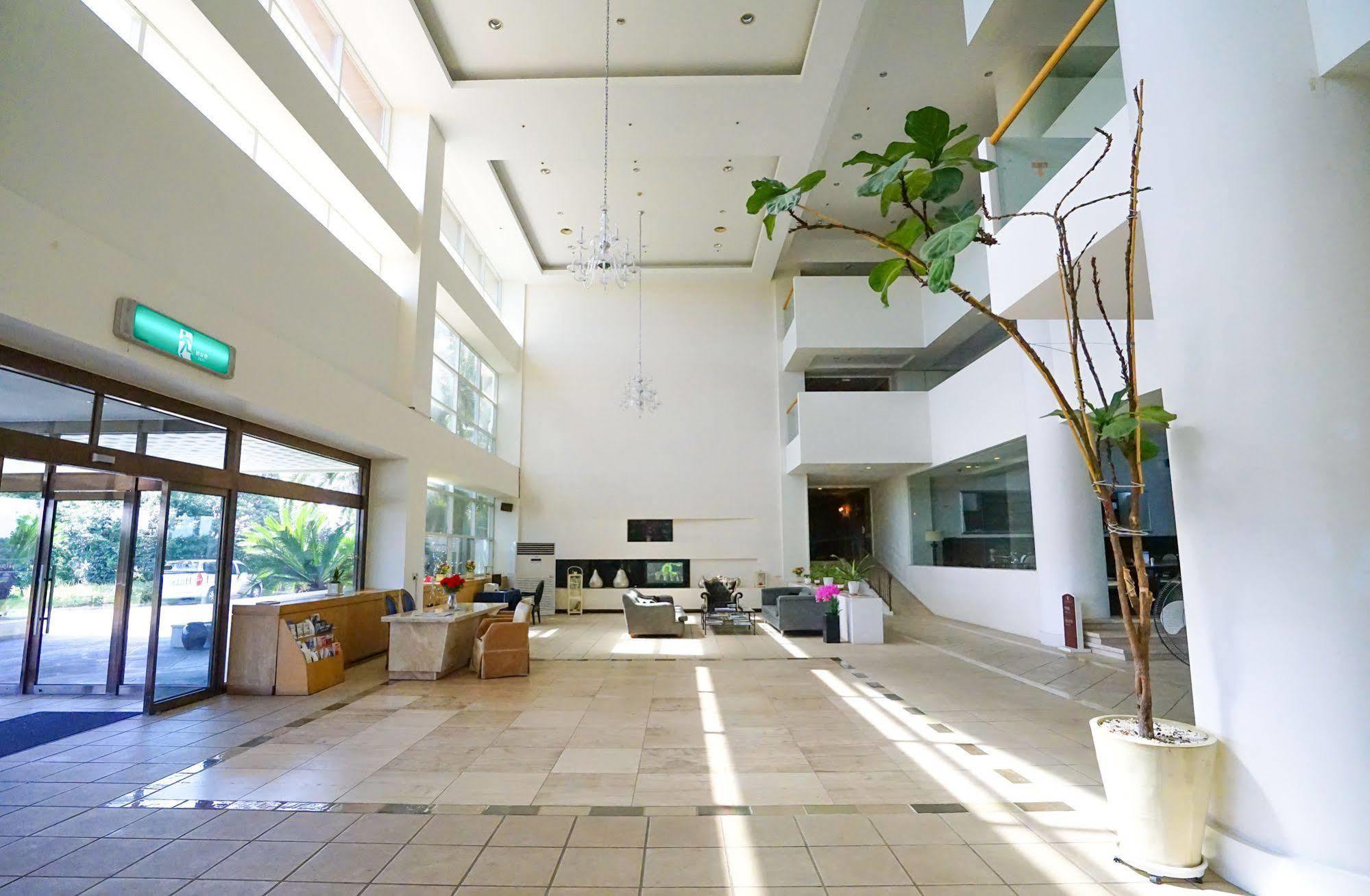 Lake Hills Jeju Resort Сеогвипо Екстериор снимка